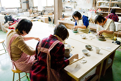 Ryuhyo Pottery Pottery-making